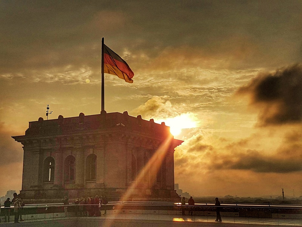 Sonnenuntergang am Reichstagsgebäude