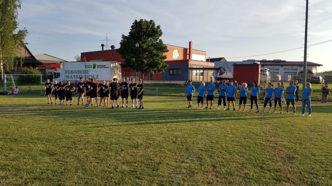 Prominentenspiel: 20er gegen 40er beim Handballturnier Schömberg 2017